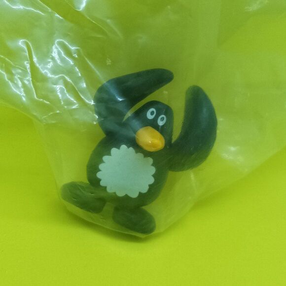 Daisuke kondo penguin figurine - Picture 2 of 4